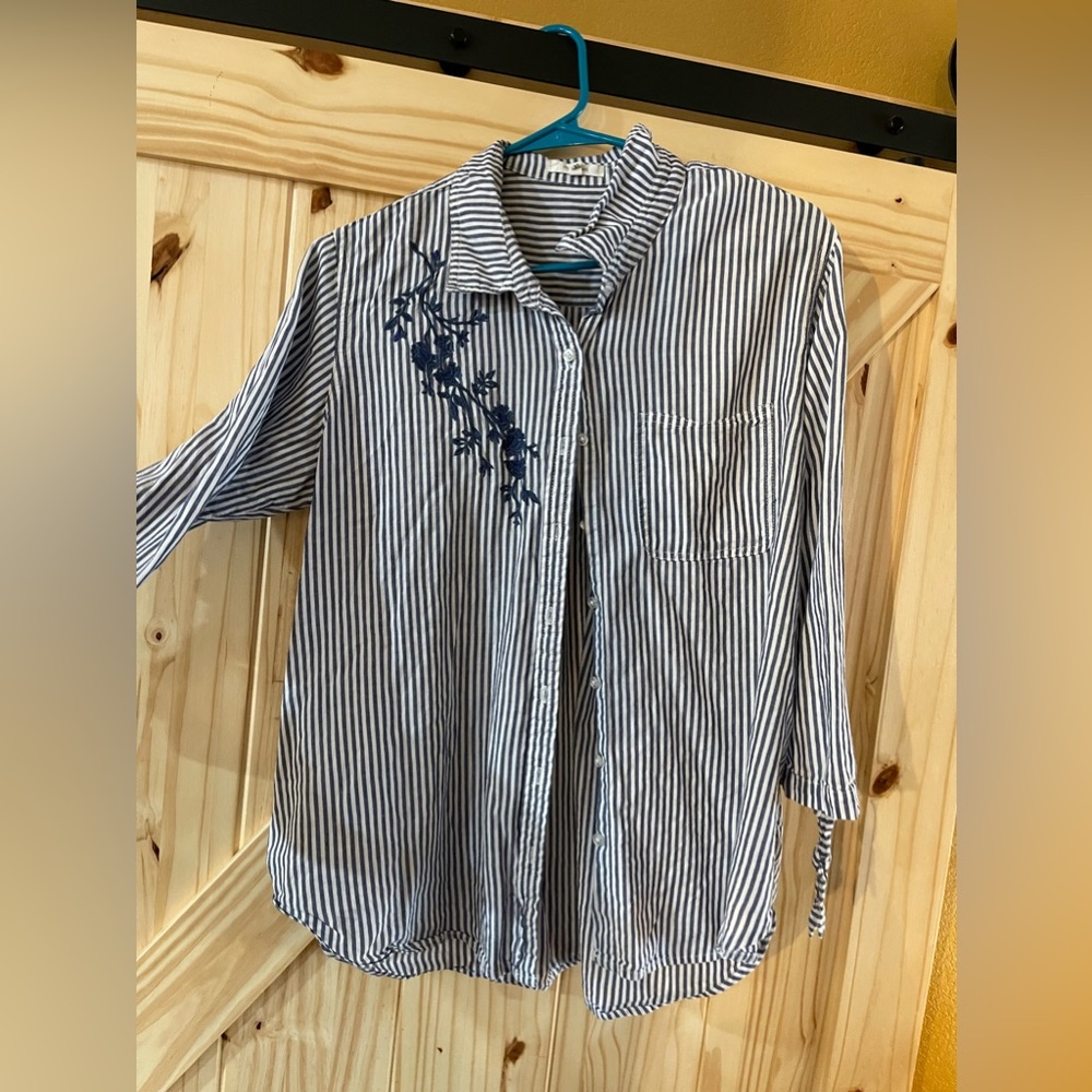 Maurice’s button up